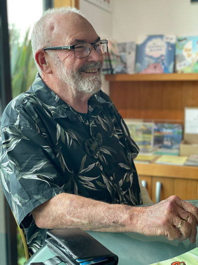 Malcolm Cox, pounamu artisan, Raglan NZ